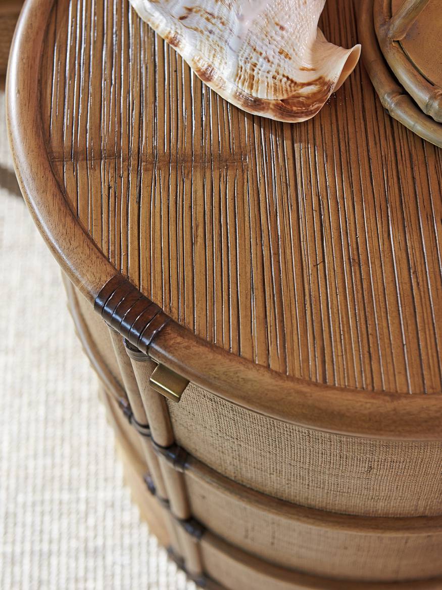 558-950 | Cassada Drum Table | Twin Palms| Lexington Home Brands